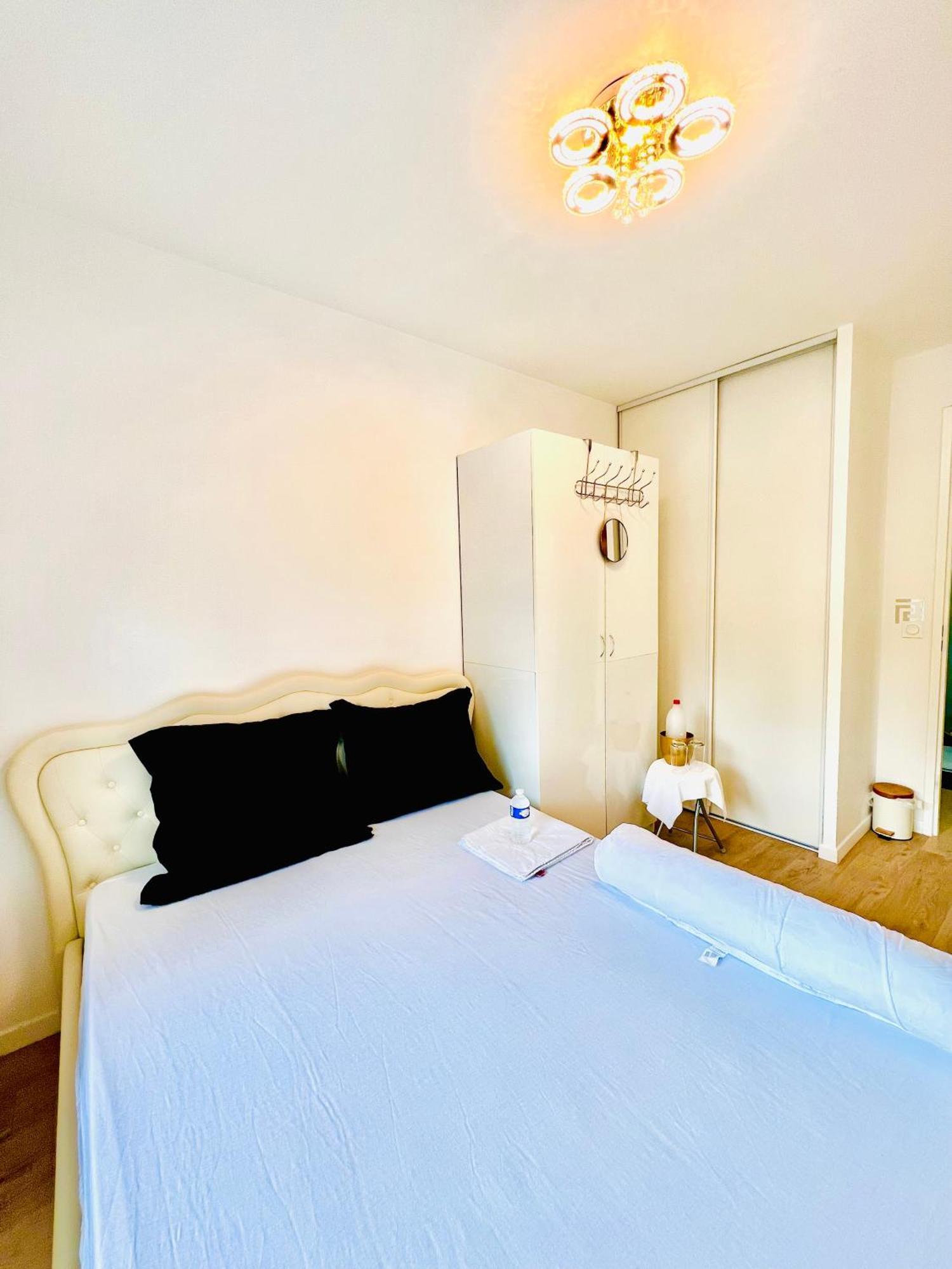 Les Residences De Djibril Le Blanc-Mesnil Esterno foto