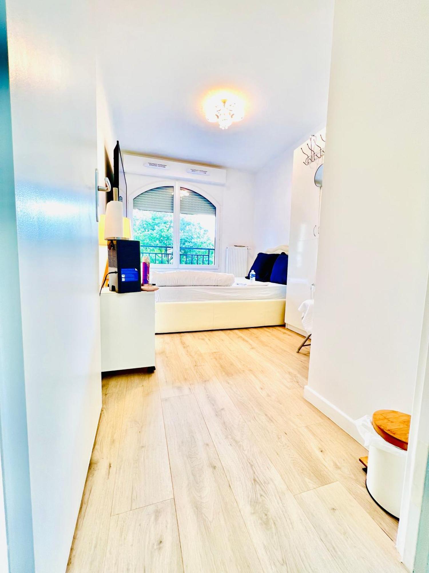 Les Residences De Djibril Le Blanc-Mesnil Esterno foto