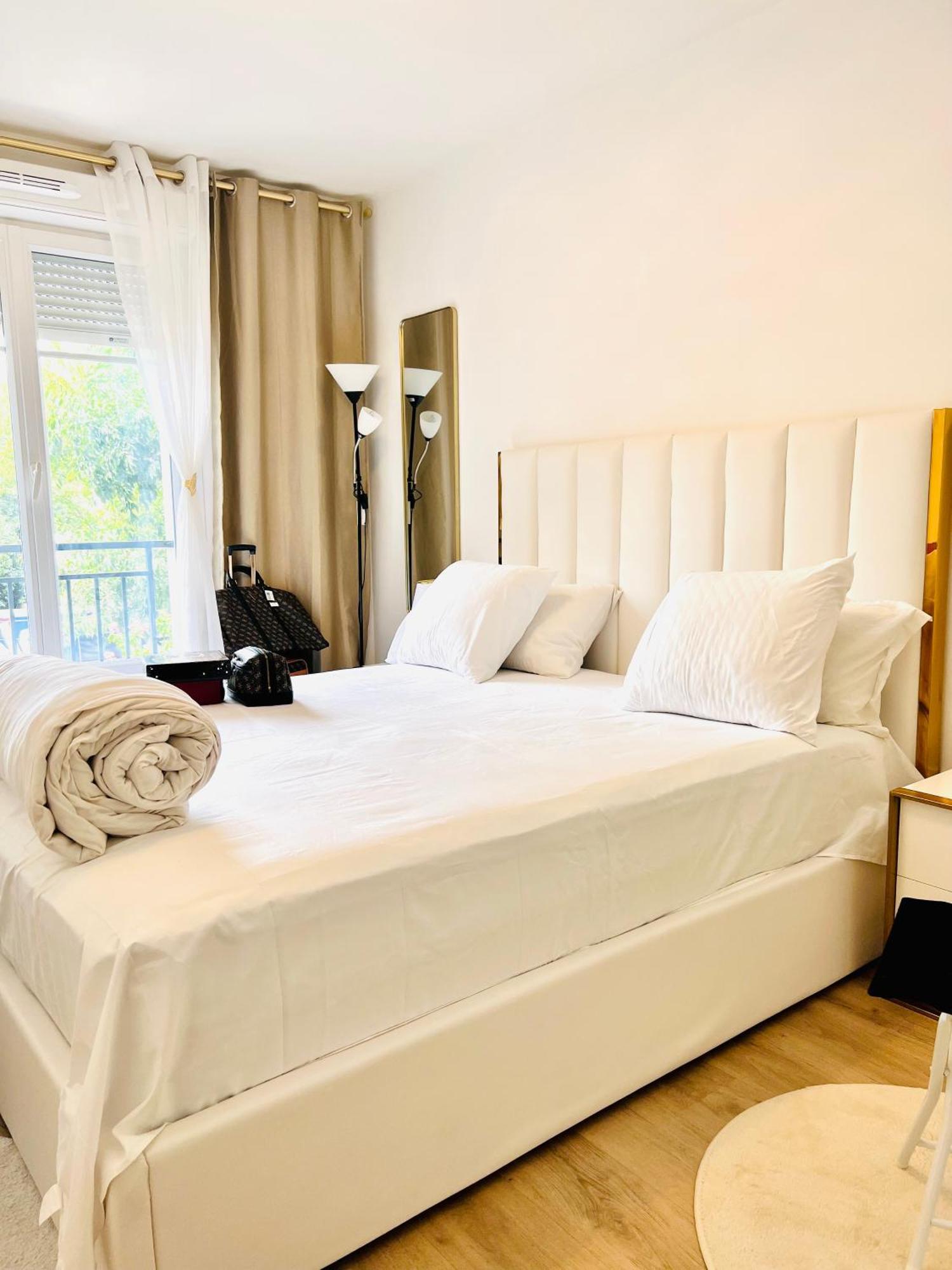 Les Residences De Djibril Le Blanc-Mesnil Esterno foto
