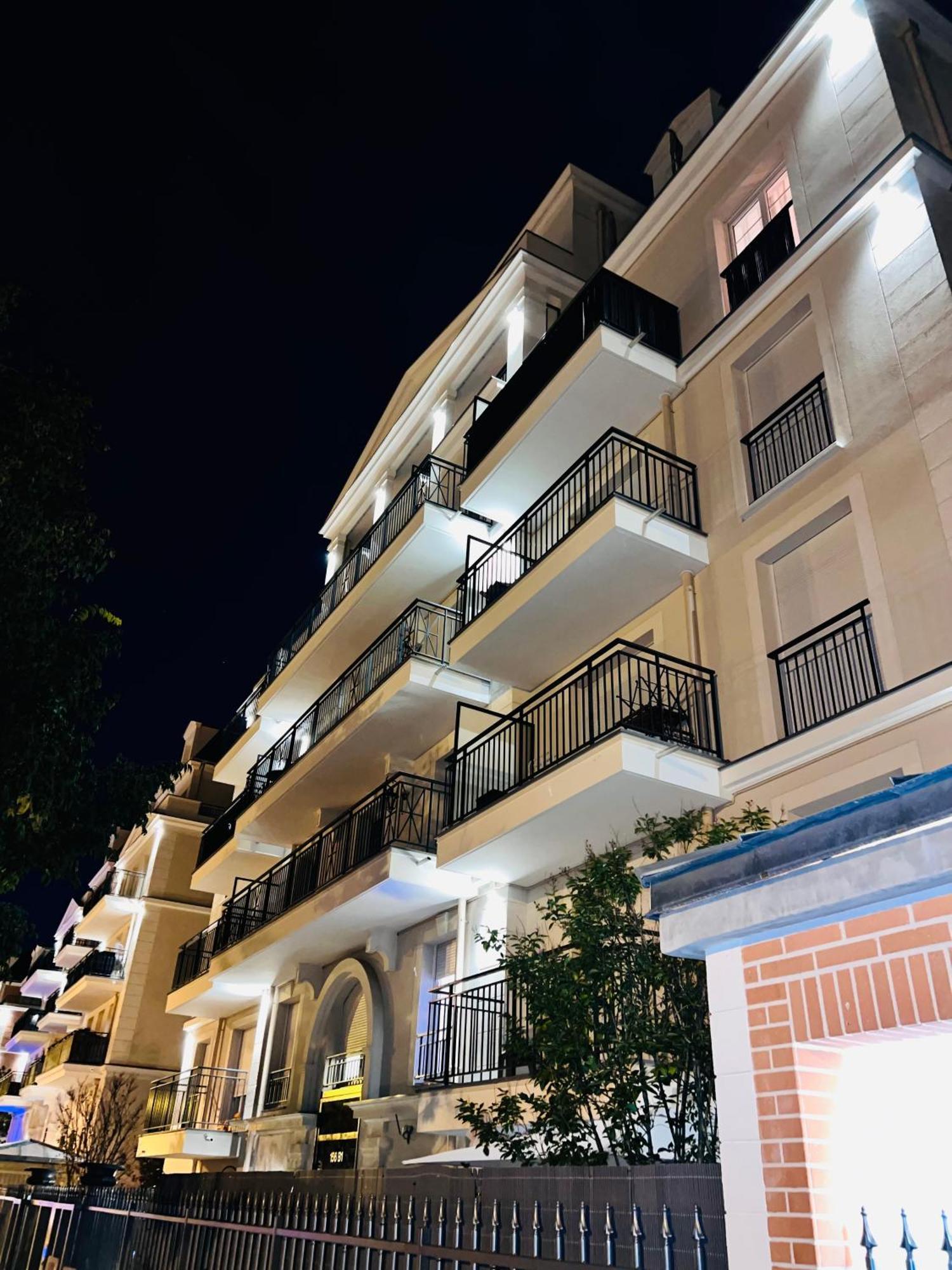 Les Residences De Djibril Le Blanc-Mesnil Esterno foto